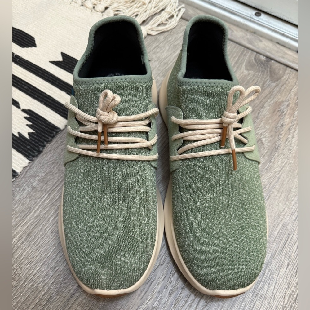 Vessi Everyday Classic Sneaker Fig Green on Off White Men’s Size 9 - Picture 3 of 11